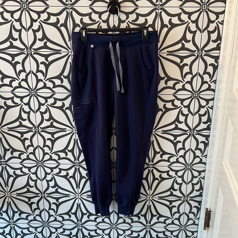 Figs Zamora scrub pant, jogger, navy, size S, excellent condition